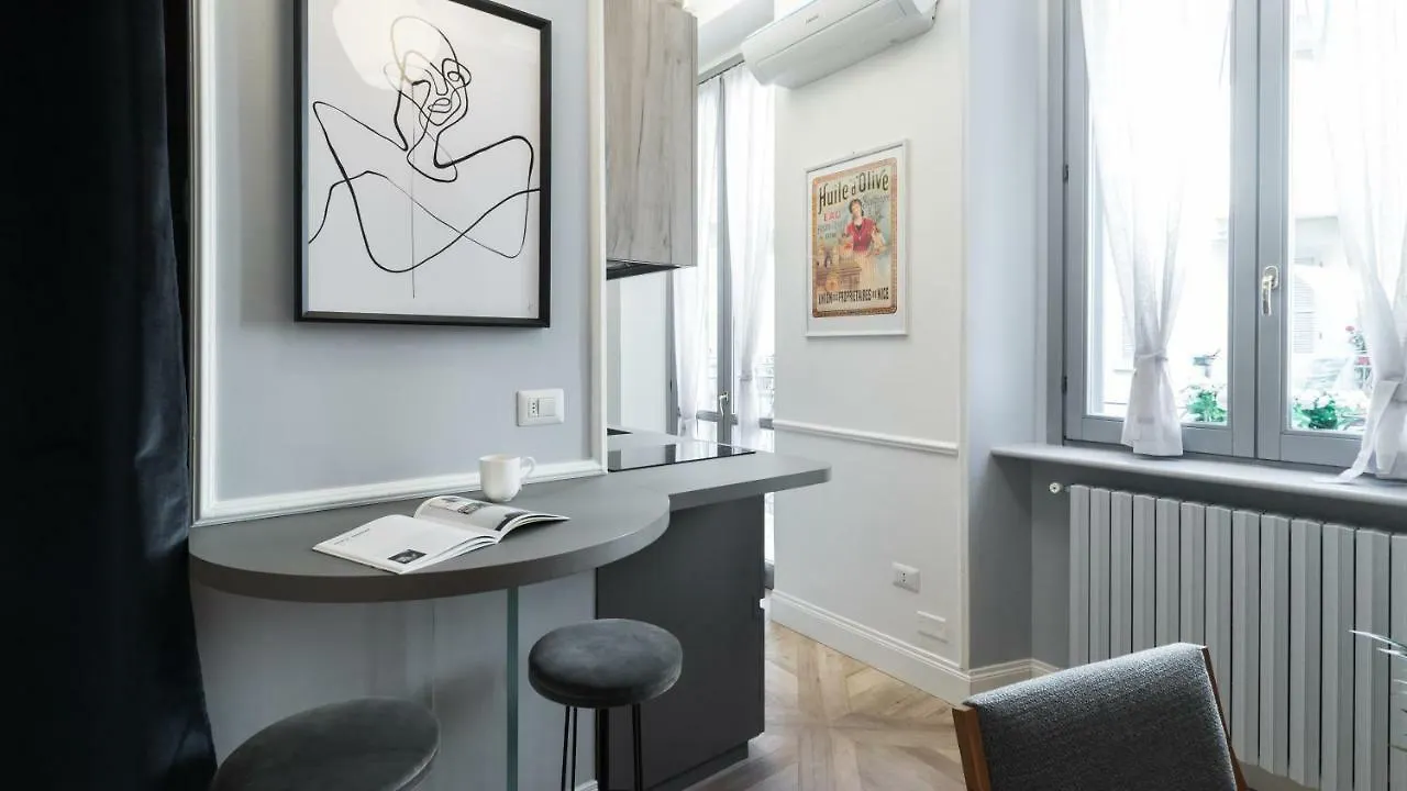 Italianway - Garigliano 4 Flat Apartment Milan 0*,  Italy